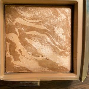 Hourglass bronzer